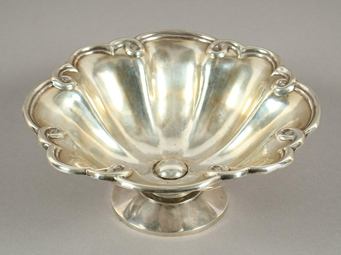 KLEINE FUSS-SCHALE, 800/ooo, Dm 18,5, Fuß gefüllt, min. (1 of 1)