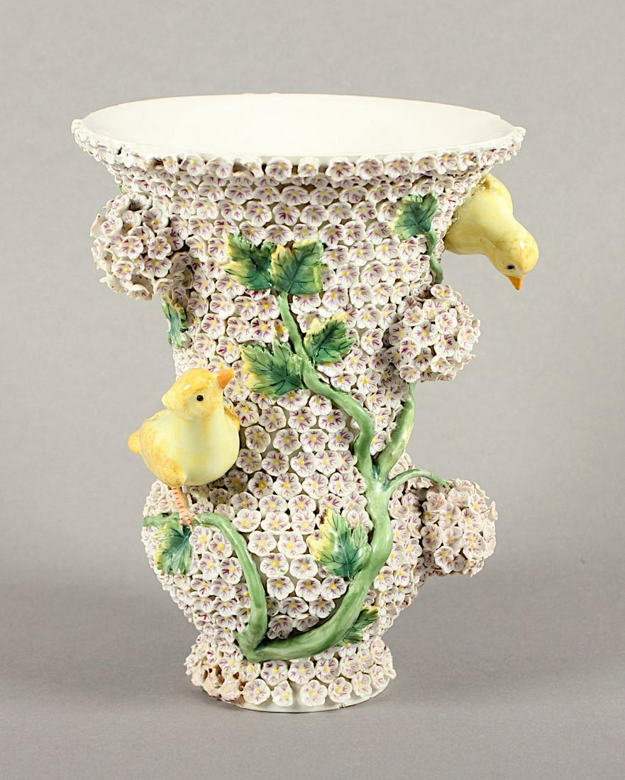 SCHNEEBALLVASE, plastisch gearbeitete Blütenzweige und (1 of 5)