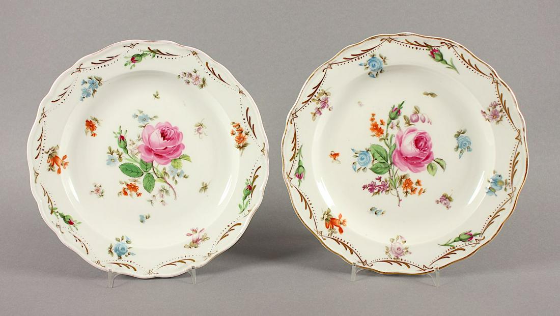 ZWEI DESSERT-TELLER, Form Neuer Ausschnitt, polychrome (1 of 1)