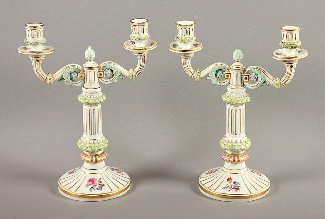 PAAR ZWEIFLAMMIGE LEUCHTER, polychrom gemalte Blumen, (1 of 2)