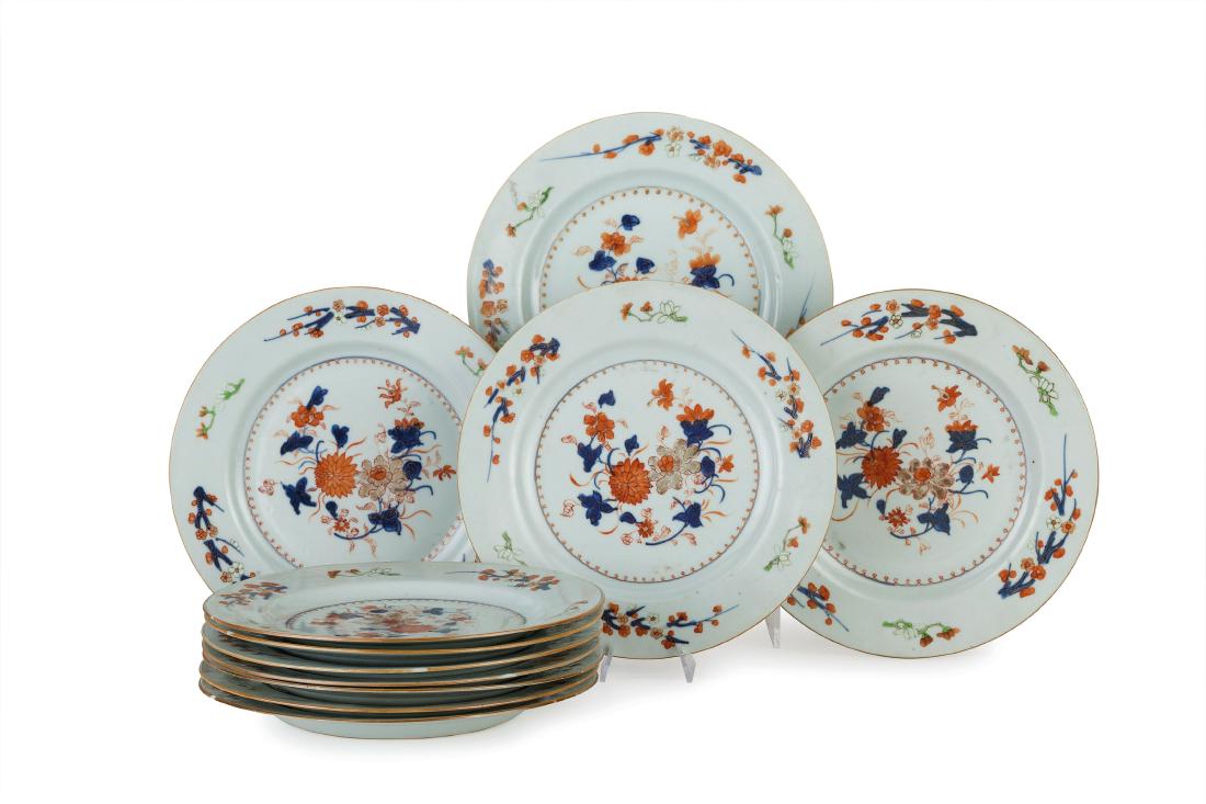 UNDICI PIATTI IN PORCELLANA IMARI, CINA, XVIII SECOLO (1 of 1)