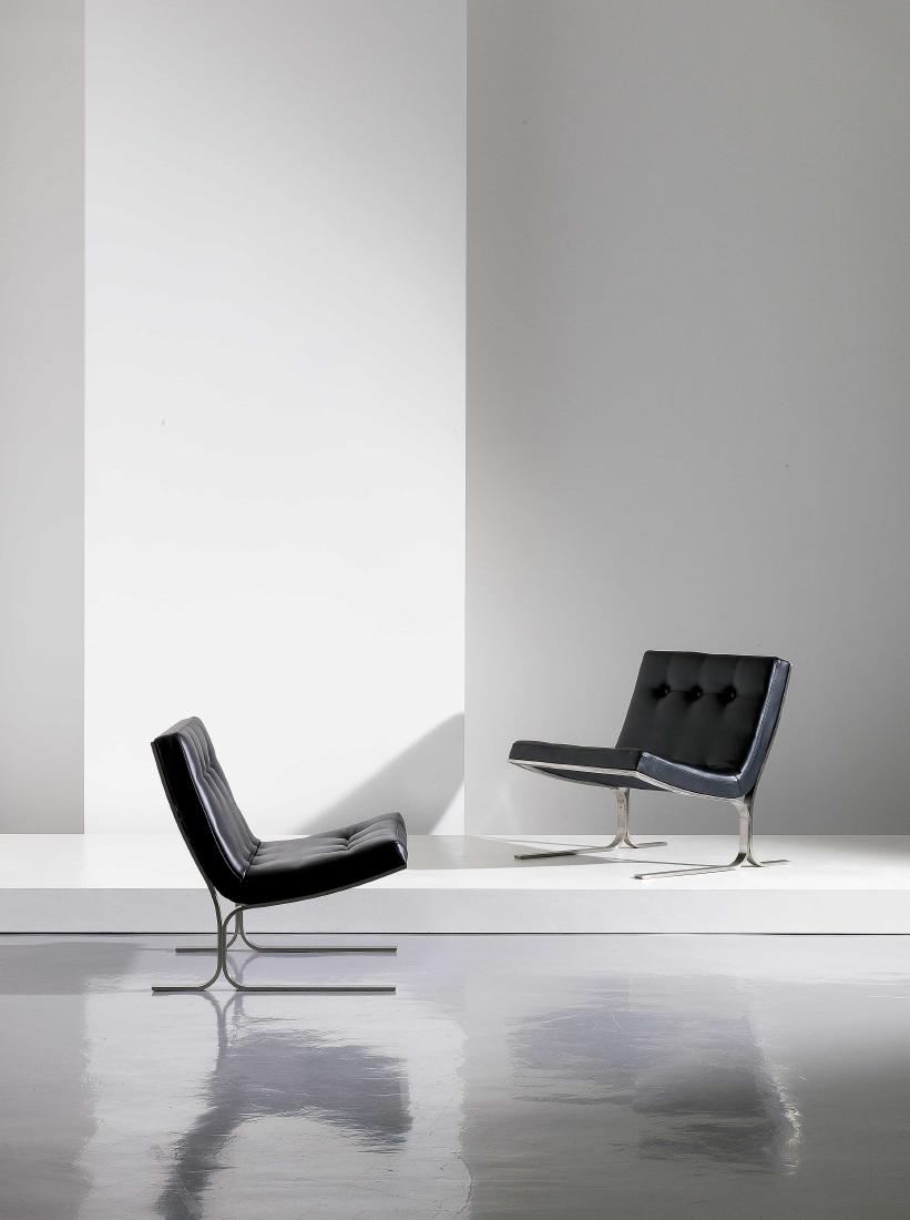 NICOS ZOGRAPHOS - A PAIR OF ARMCHAIRS BY N. ZOGRAPHOS -: Coppia di poltrone mod. CH28, Formanova 1959. Acciaio cromato, vinilpelle imbottita cm 72x72x72