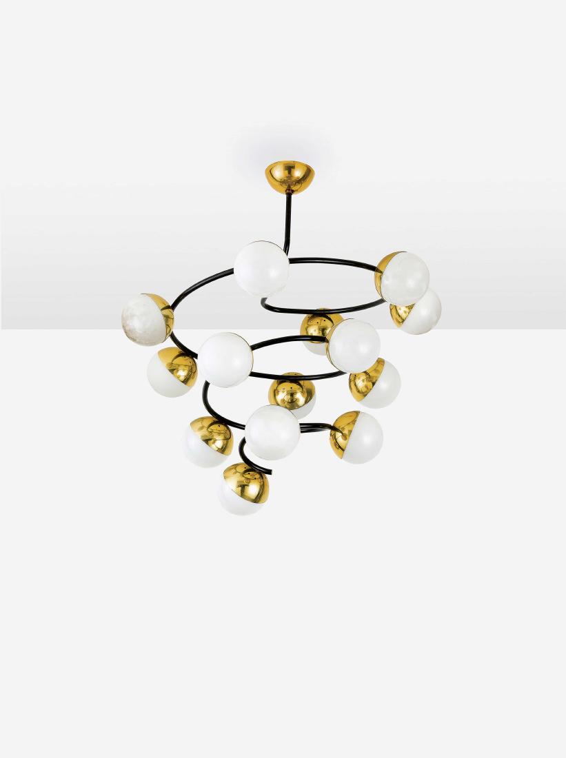 STILNOVO - A CEILING LAMP BY STILNOVO -: Lampada a sospensione anni '50. Metallo verniciato, alluminio dorato, vetro opalino cm 84x80