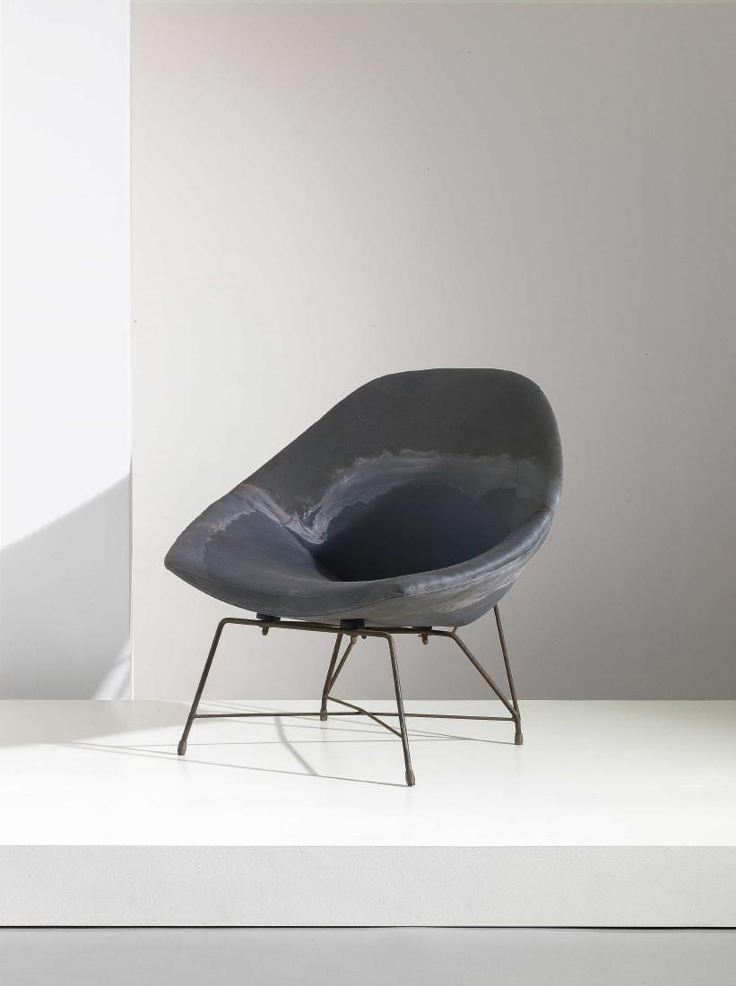 AUGUSTO BOZZI - AN ARMCHAIR BY A. BOZZI -: Poltrona, Saporiti anni '50. Metallo verniciato, ottone, masonite, tessuto imbottito - Etichetta della manifattura - cm 83x84x80