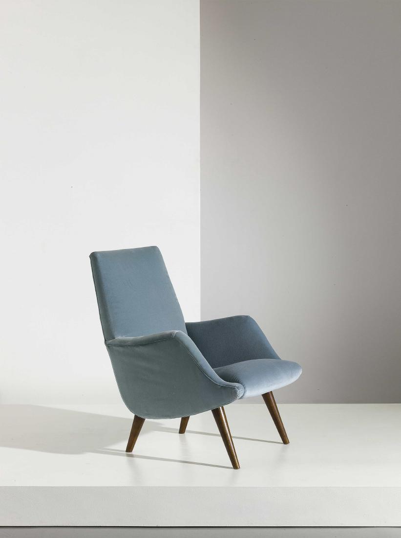 CARLO DE CARLI - AN ARMCHAIR BY C. DE CARLI -: Poltrona mod. 806, Cassina 1955. Legno, tessuto imbottito - G. Bosoni, "made in Cassina", Milano 2008, p. 165 - cm 80x70x65