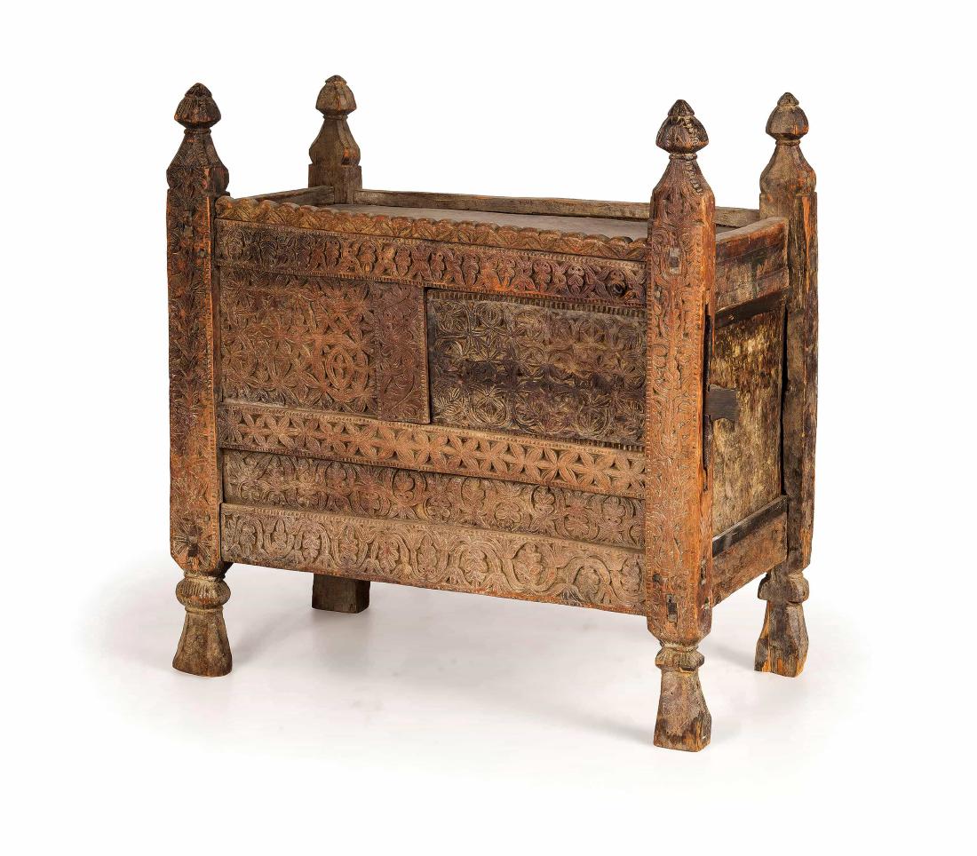 MADIA IN LEGNO DI ABETE A PATINA SCURA, XVIII SECOLO (1 of 4)