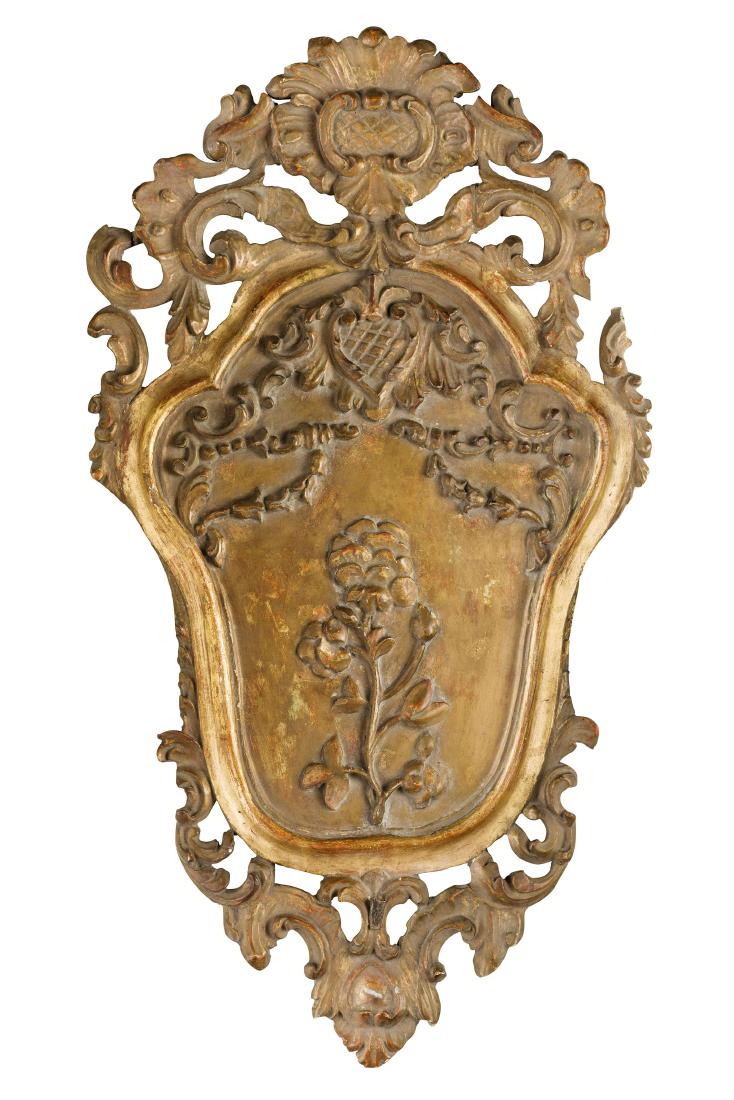 FREGIO IN LEGNO INTAGLIATO E DORATO, XIX SECOLO (1 of 1)