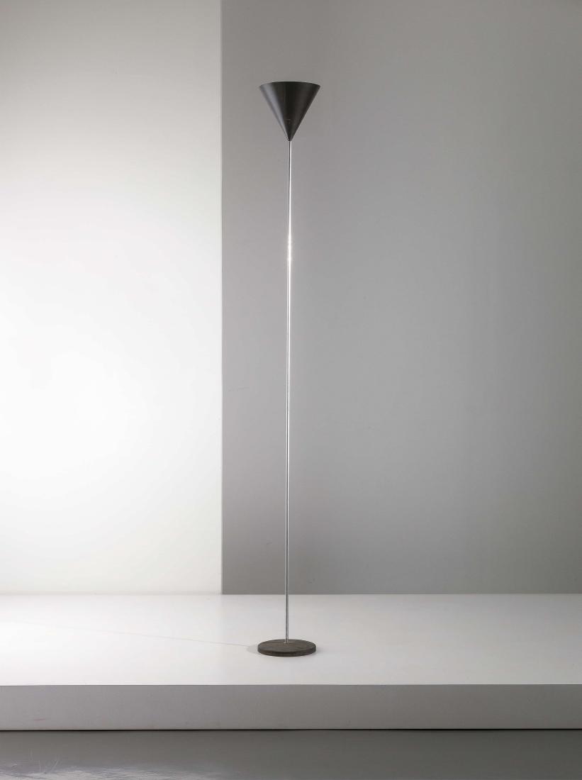 LUIGI CACCIA DOMINIONI: Lampada da terra mod. Imbuto, Azucena anni '70. Ghisa, metallo cromato, alluminio verniciato - A FLOOR LAMP BY L. C. DOMINIONI altezza cm 195 Catalogo Azucena