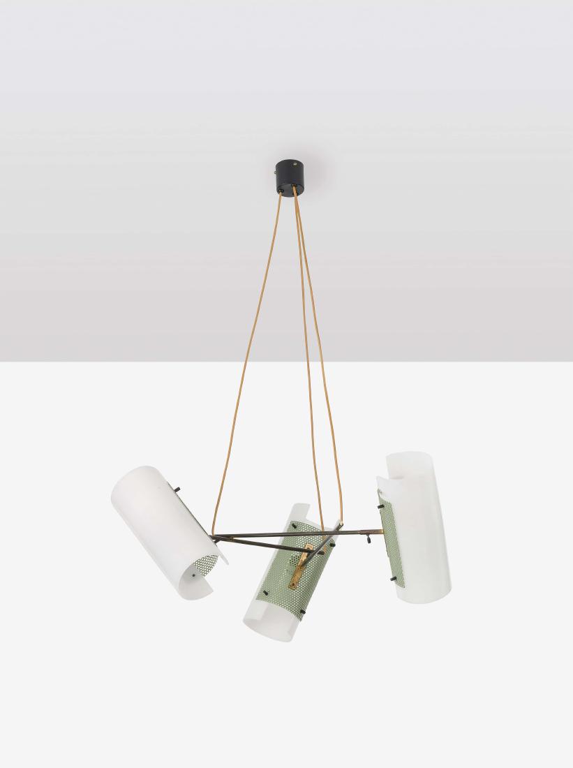 STILNOVO: Lampada a sospensione anni '50. Metallo verniciato, ottone, plexiglass opalino - A CEILING LAMP BY STILNOVO cm 100x50