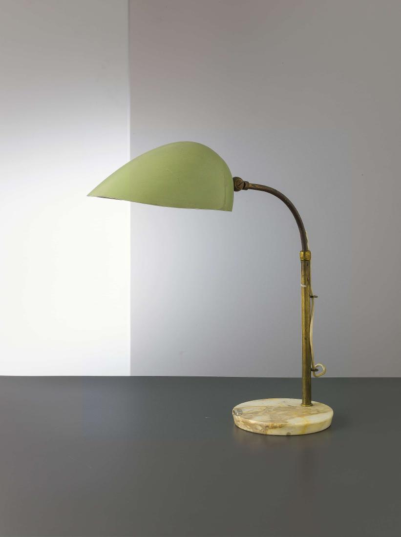 ANGELO BROTTO: Lampada da tavolo Esperia, anni '50. Marmo, ottone, alluminio verniciato - A TABLE LAMP BY A. BROTTO cm 48x44 difetti