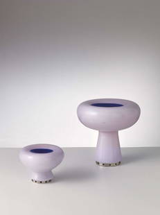 LUCIANO VISTOSI: Due lampade da tavolo anni '70. Acciaio satinato, vetro incamiciato - TWO TABLE LAMPS BY L. VISTOSI cm 27x27 e cm 13x18