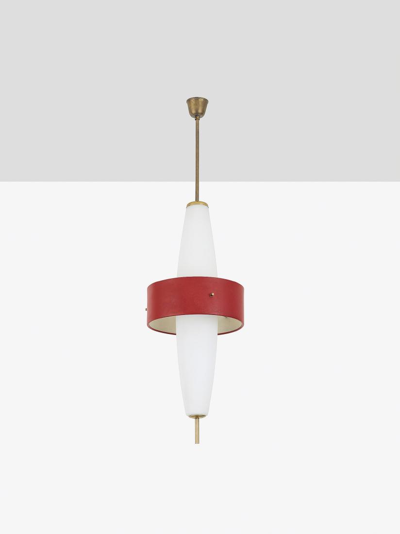 ANGELO BROTTO: Lampada a sospensione, Esperia anni '50. Ottone, alluminio verniciato, vetro opalino satinato cm 114x32 A CEILING LAMP BY A. BROTTO
