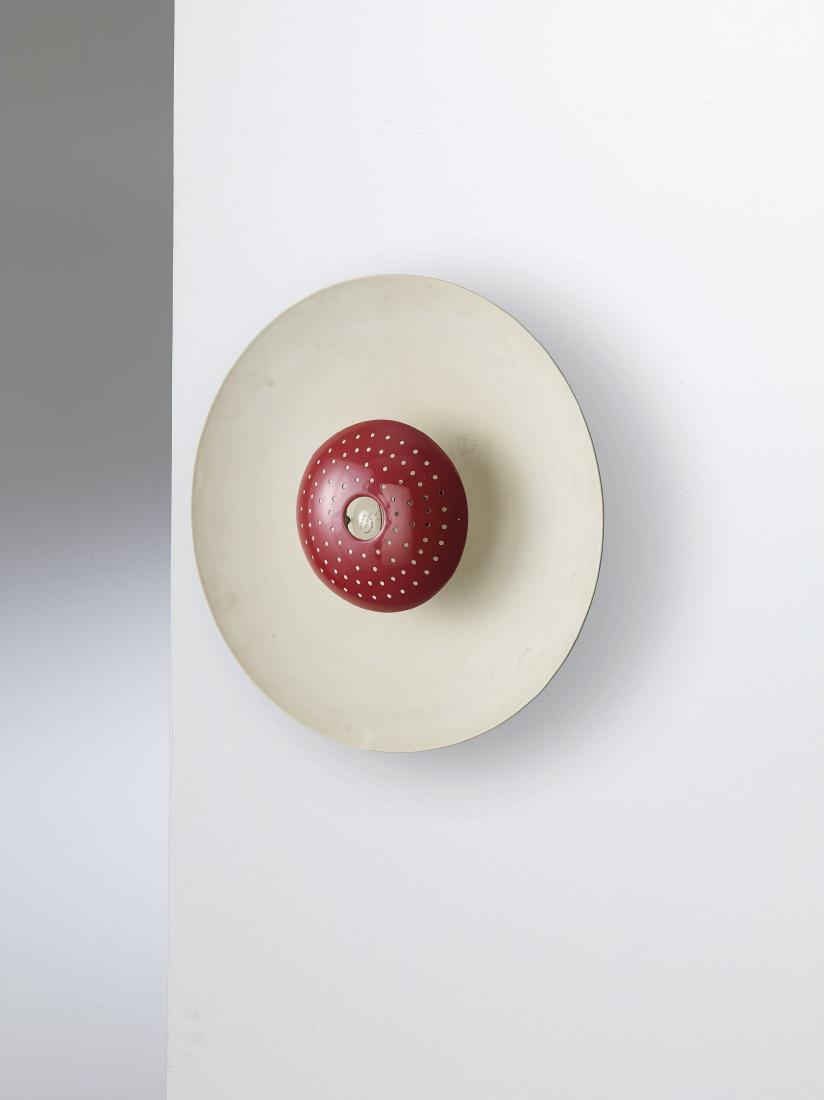 GINO SARFATTI: Lampada da paretevariante del mod. 155, Arteluce anni '50. Malluminio verniciato, ottone verniciato S. Severi, M. Romanelli, "Gino Sarfatti opere scelte", Cinisello Balsamo 2012, p. 400 cm 14x47,5 A W