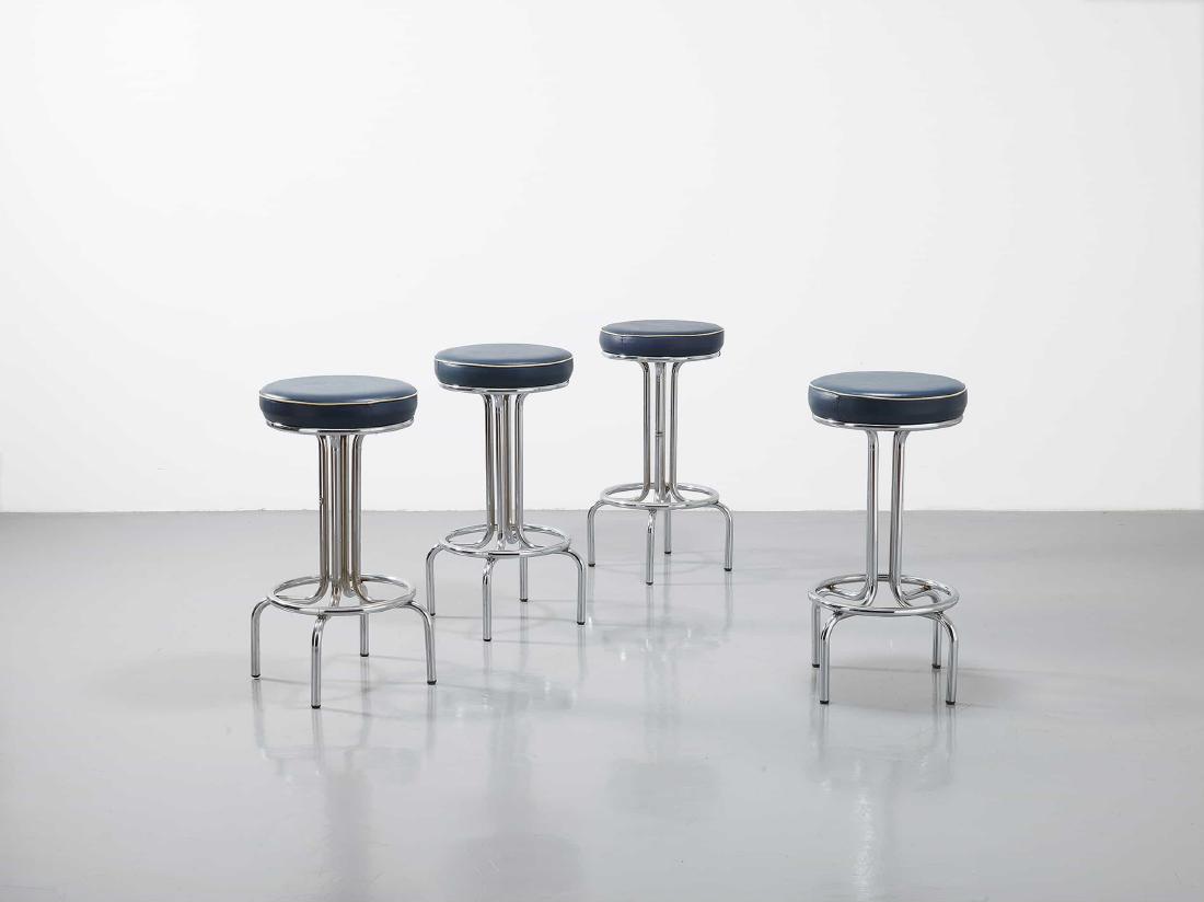 RAGAZZONI - 4: Quattro sgabelli anni '60. Metallo cromato, vinilpelle imbottita Etichetta della manifattura cm 81x41 FOUR STOOLS BY RAGAZZONI