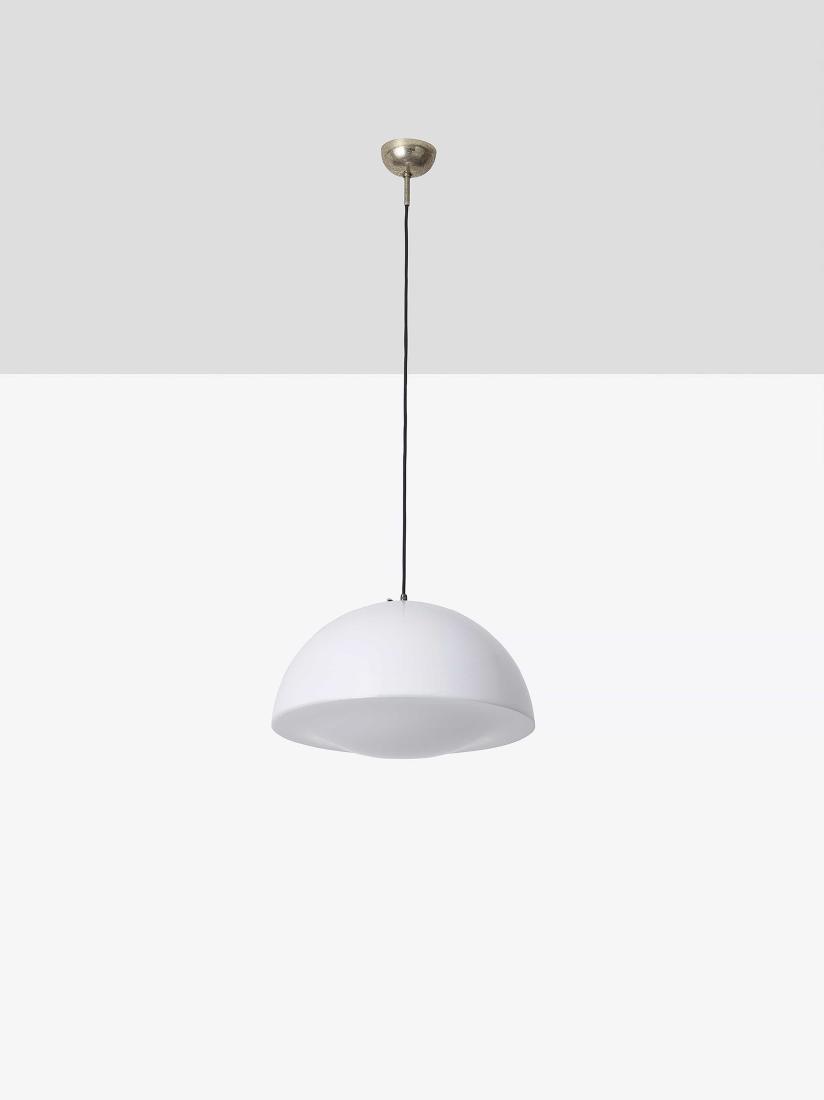 TITO AGNOLI: Lampada a sospensione, Oluce anni '60. Perspex opalino T. Brauniger, "Oluce, apparecchi per illuminazione" Berlino 2015, p. 110 cm 102x43 A CEILING LAMP BY T. AGNOLI