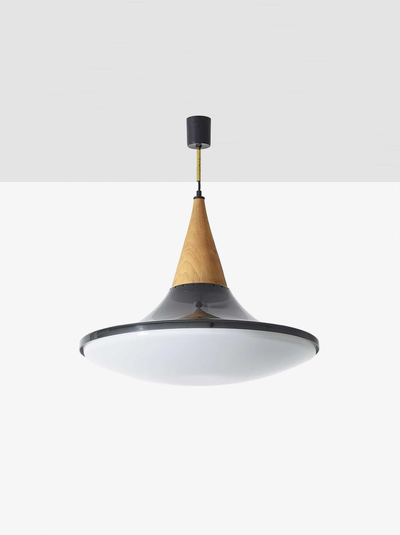 GOFFREDO REGGIANI: Lampada a sospensione anni '60. Legno, plexiglass, alluminio verniciato cm 70x65 A CEILING LAMP BY G. REGGIANI