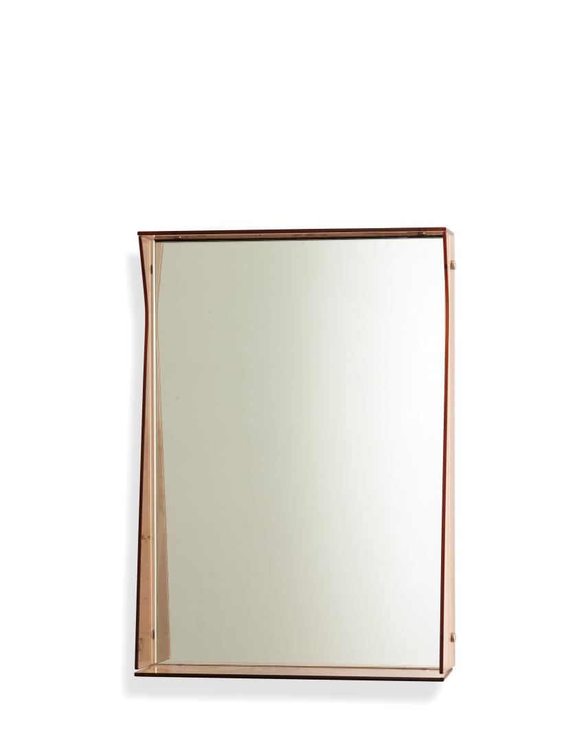 MANIFATTURA ITALIANA: Specchio. Cristallo colorato molato, cristallo specchiato, metallo cromato. Italia anni '70 cm 74x53x13 AN ITALIAN MIRROR