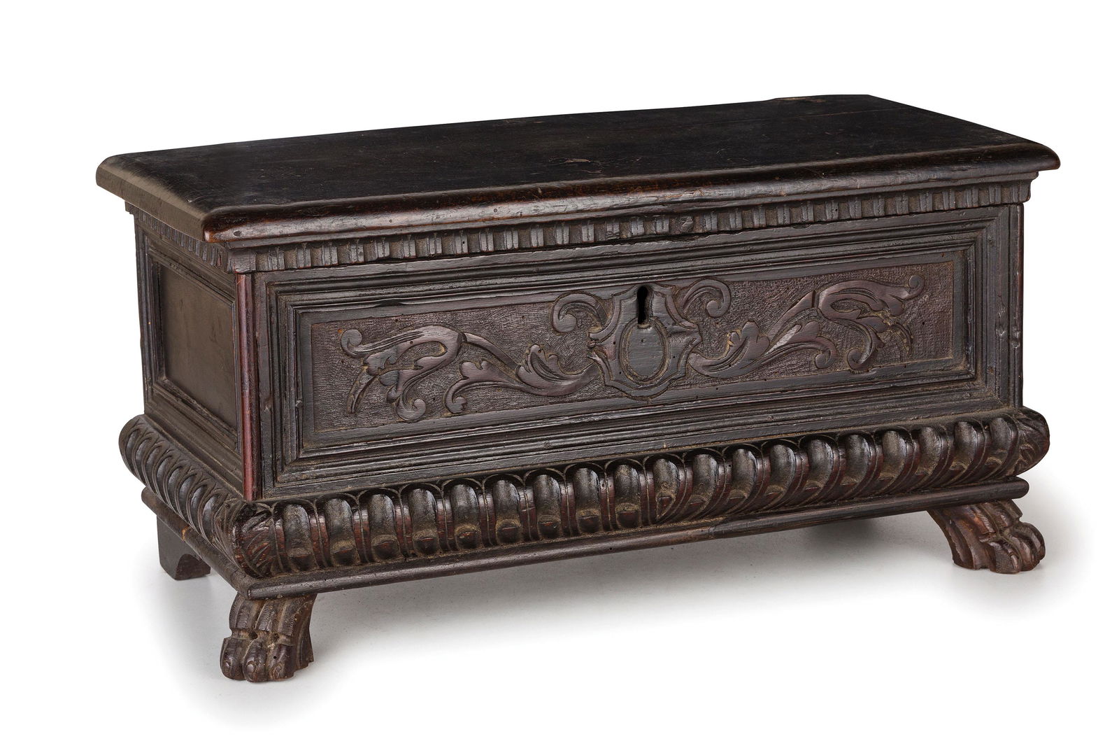 DUE MODELLI DI CASSAPANCA IN LEGNO DI NOCE, XVIII (1 of 2)