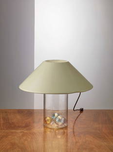 LUCIANO VISTOSI: Lampada da tavolo. Vetro soffiato, alluminio verniciato. Produzione Vistosi 1970 ca. cm 48x51 A TABLE LAMP BY L. VISTOSI