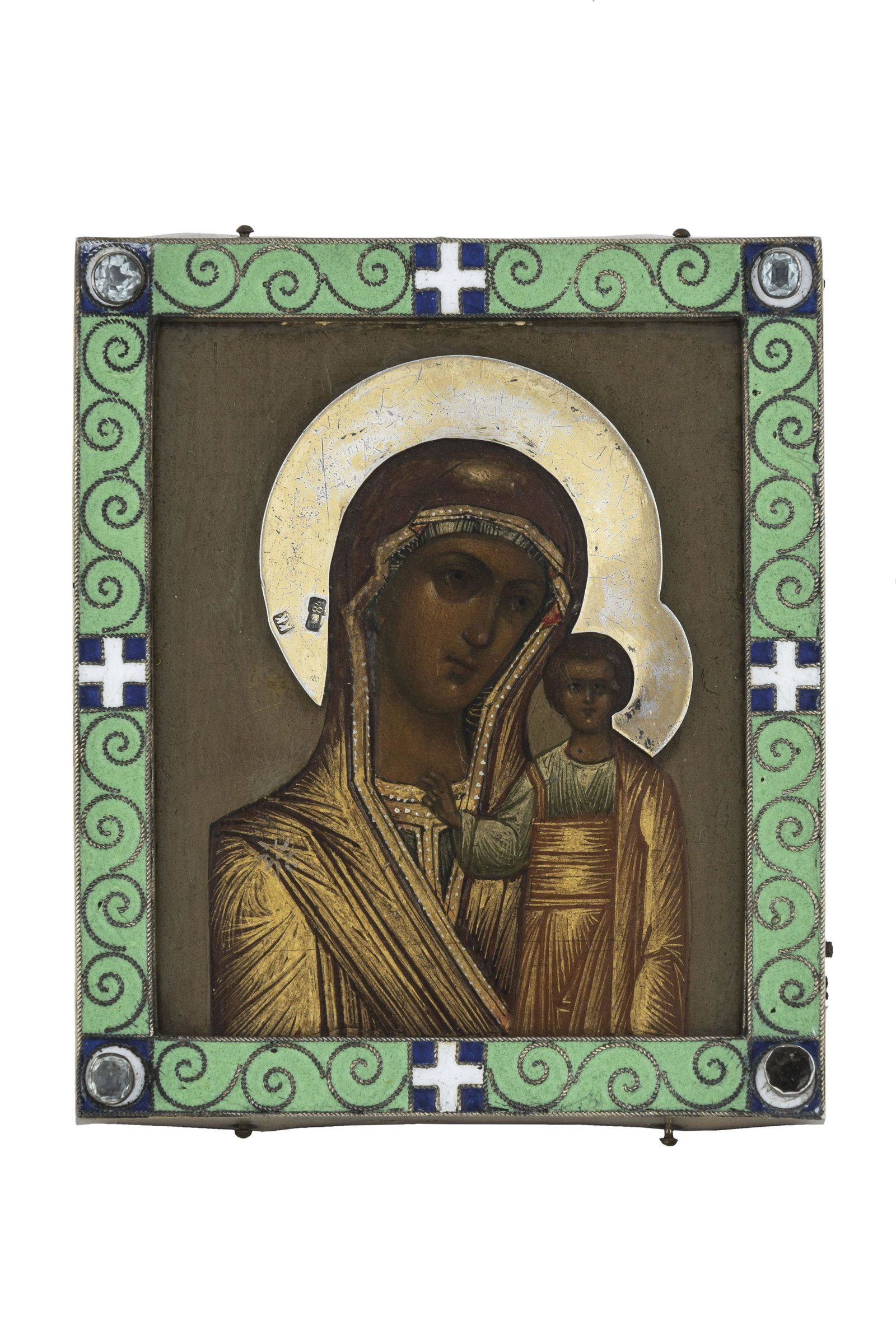 ICONA RAFFIGURANTE LA VERGINE DI KAZAN CON BASMA IN: Tempera su tavola; restauri e mancanze cm 9x7,5 A RUSSIAN ICON OF THE VIRGIN OF KAZAN WITH SILVER-GILT, CLOISONNÉ ENAMEL AND GLASSES OKLAD, MOSCOW, 1908-1917, MARKS OF KUZMA KONOV; RESTORATIONS A