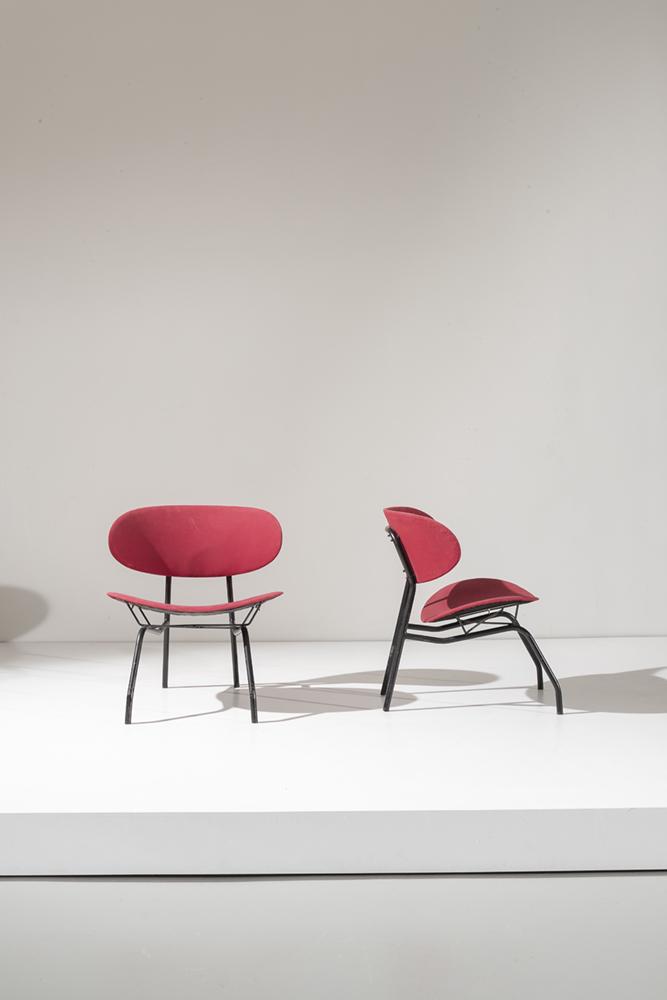 RINO VERNUCCIO: Quattro sedie. Tubolare metallico verniciato, tessuto imbottito. Produzione Poltronova 1958 ca. cm 66x59x59 A PAIR OF EASY CHAIRS BY R. VERNUCCIO Catalogo Poltronova Condizioni generali molto buone. L