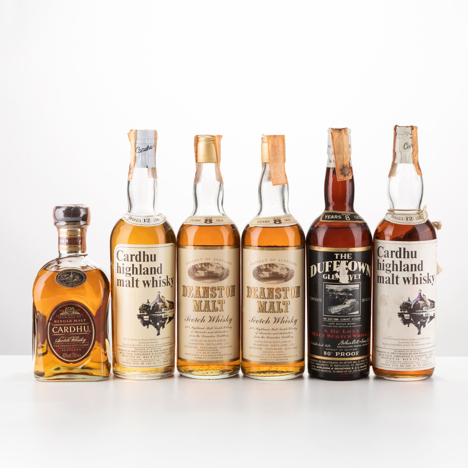 Selezione Whisky: Cardhu 12 Year - 1 bt da 70 cl Cardhu 12 Year Old John Walker and Sons - 2 bt 1 bt confezione originale singola; Vai&Vitale Import Deanston Mill Single Malt - 2 bt Confezioni originali singole; Angeli