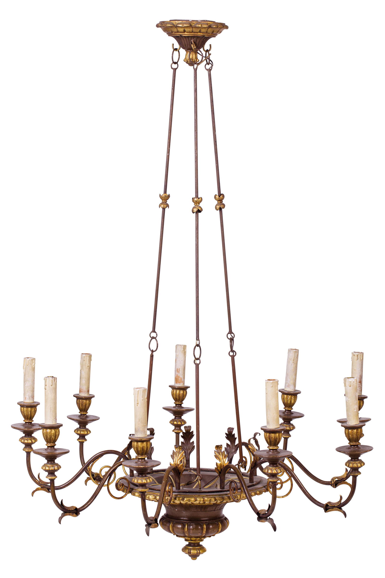 LAMPADARIO IN METALLO BRUNITO E LEGNO LACCATO: XX SECOLO di gusto classico, a otto luci su bracci mossi, coppa lavorata a rilievo Alt. cm 125, diam. cm 85 A LACQUERED WOOD AND METAL CHANDELIER, 20TH CENTURY Usure, difetti, parti da riposizionare,