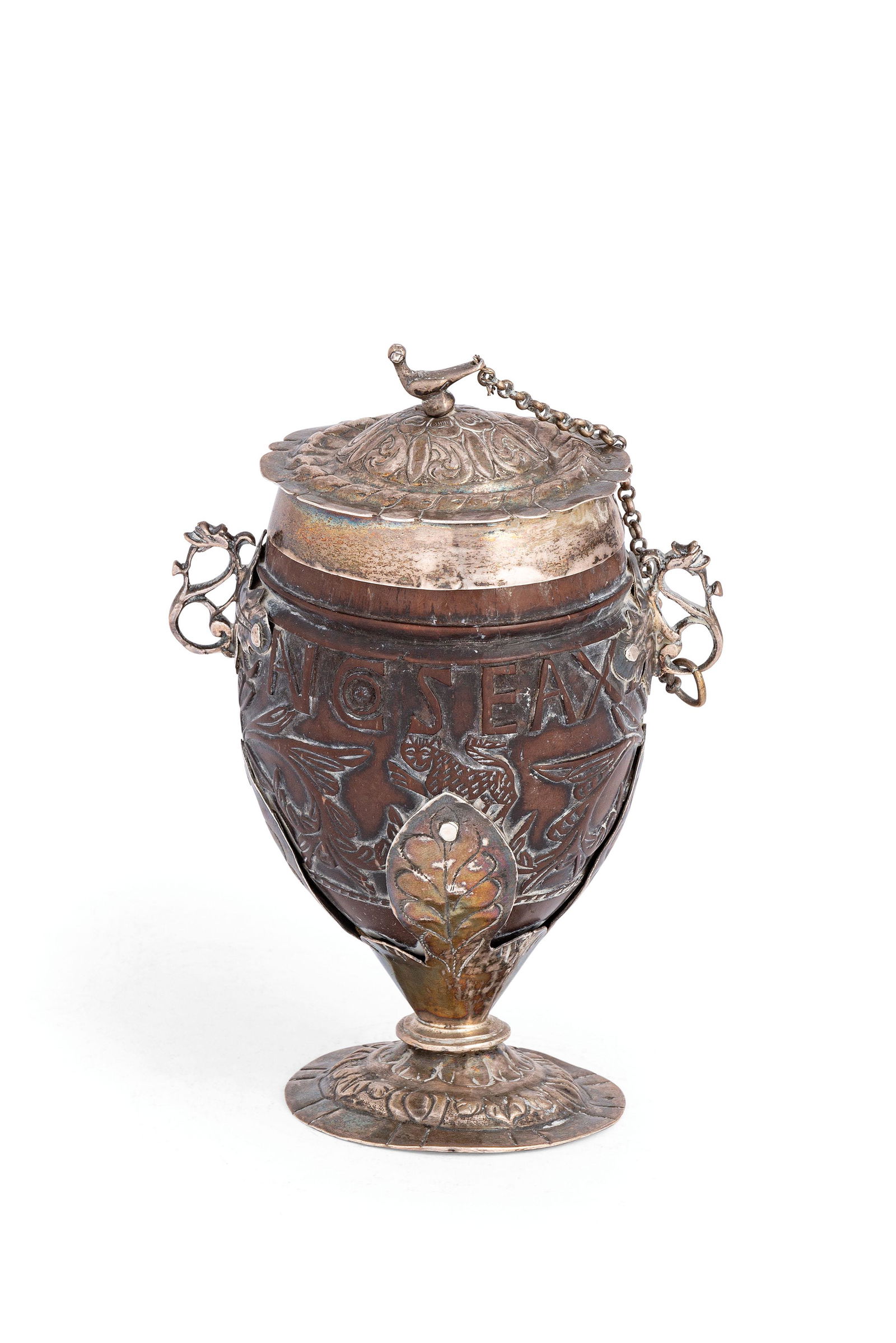 COPPA IN NOCE DI COCCO INTAGLIATO (1 of 1)