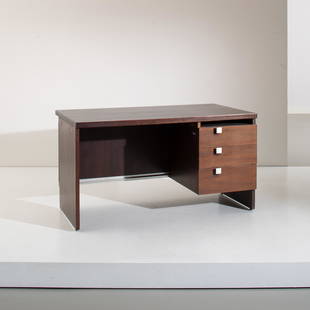 ANGELO MANGIAROTTI: Scrivania della serie multi use. Legno, alluminio anodizzato. Produzione Poltronova 1960 ca. cm 74x136x74 A DESK BY A. MANGIAROTTI Giuliana Gramigna, Repertorio del design italiano per l'arredamento d