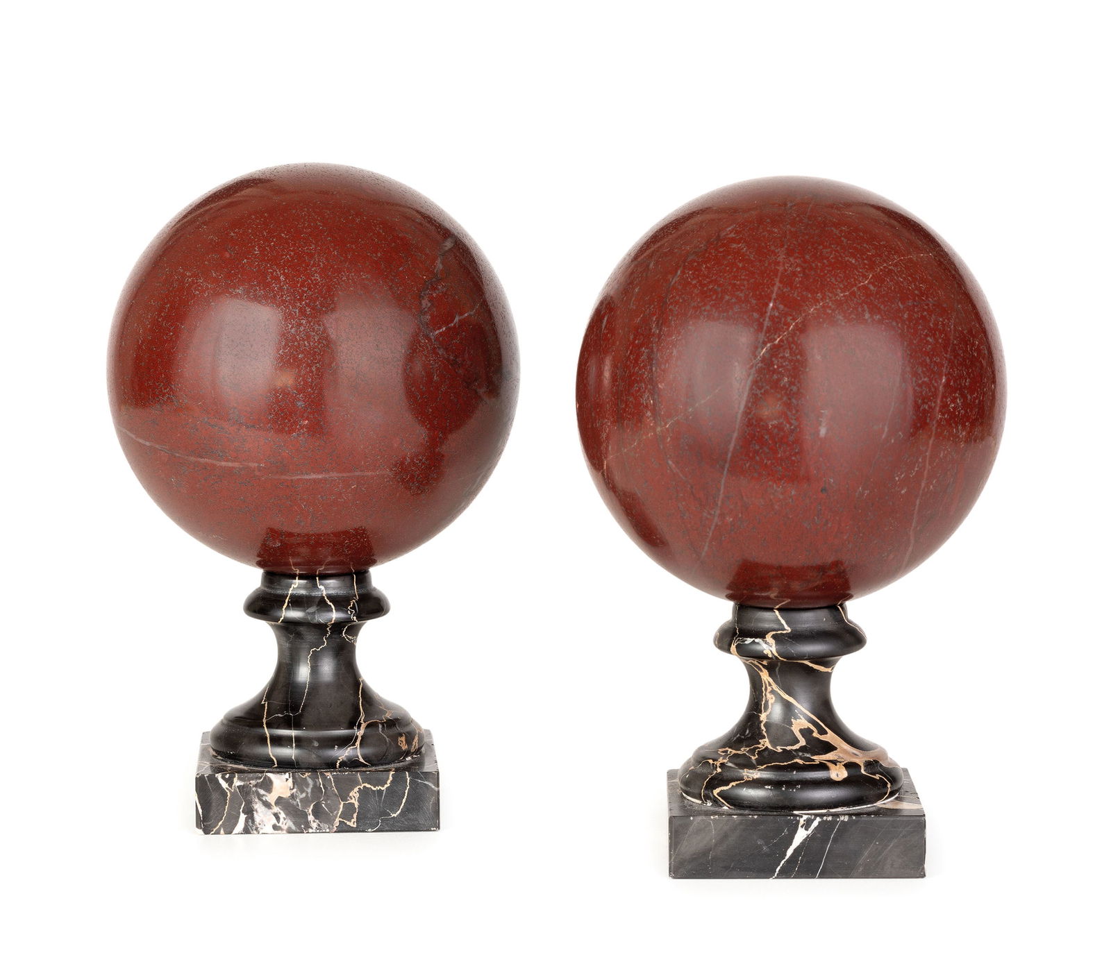 COPPIA DI SFERE IN MARMO ROSSO, XX SECOLO (1 of 1)