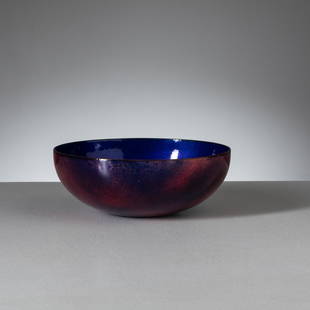 PAOLO DE POLI: Ciotola. Rame smaltato. Produzione De Poli anni '50. Firma De Poli. cm 5,5x15 A BOWL BY P. DE POLI Buone condizioni generali. Piccoli graffi, normali segni di usura dovuti all'uso quotidiano. Lieve os