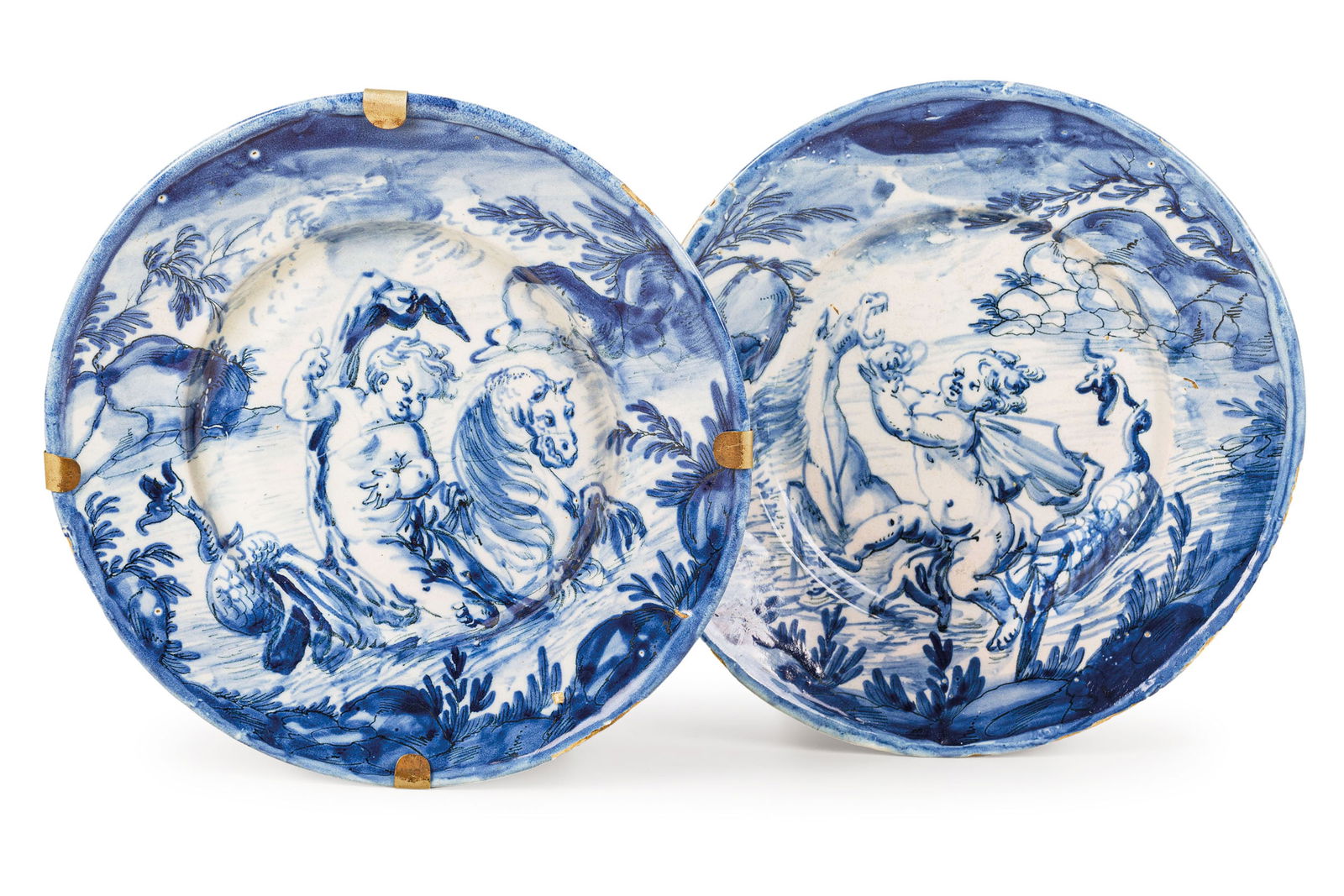 COPPIA DI PIATTI IN MAIOLICA BIANCA E BLU, FORNACE (1 of 2)