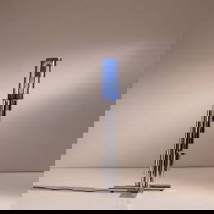 ROBERTO GABETTI & AIMARO ISOLA: Rara lampada da terra modello Tetralogia. Acciaio cromato, plexiglass colorato. Produzione Ar.Bo anni 1970 circa. cm 135x60x60 A FLOOR LAMP BY R. GABETTI & A. ISOLA F. Ferrari, N. Ferrari, Luce, lampa