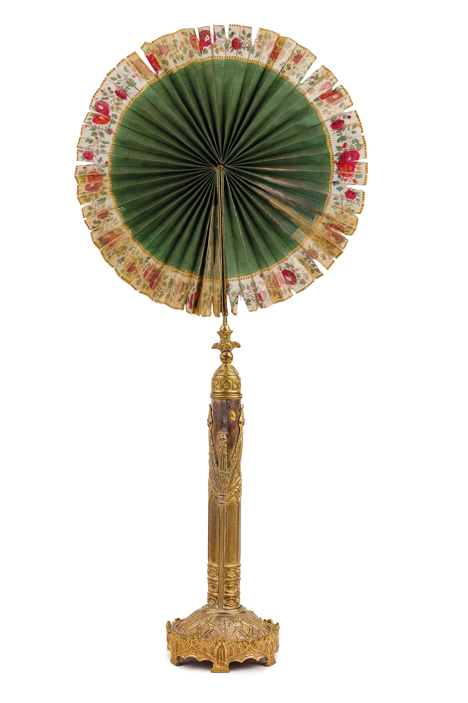 COPPIA DI PARAFIAMMA IN METALLO DORATO E CARTA, (1 of 6)