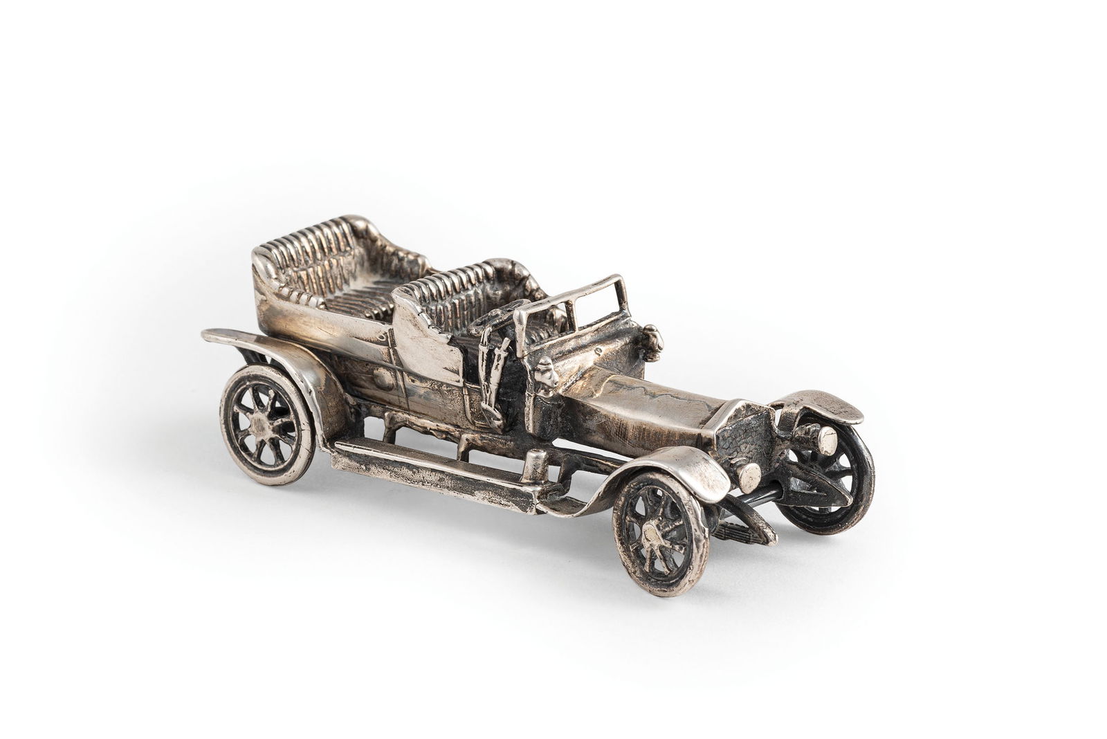 MODELLO DI AUTOMOBILE IN ARGENTO, AREZZO, XX SECOLO (1 of 1)