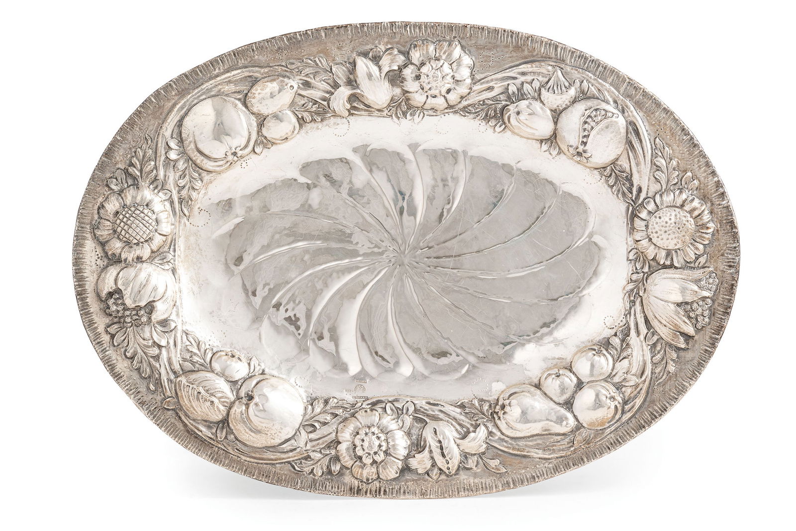 VASSOIO IN ARGENTO, MILANO, XX SECOLO, ORAFO A. BESNATI (1 of 2)