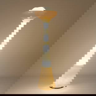CARLO NASON: Lampada da terra. Metallo verniciato, vetro opalino e colorato. Produzione Vistosi anni '60. cm 171x46 A FLOOR LAMP BY C. NASON Buone condizioni generali. Piccole righe, leggeri graffi e normali segni