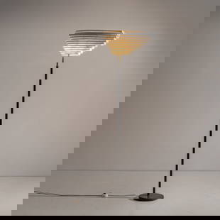 ALVAR AALTO: Lampada da terra mod. A805, Angel Wing. Ghisa, cuoio, ottone, metallo smaltato. Produzione Valaistusty&#246; Ky, Helsinki, Finlandia, dal 1956. Marchio impresso. cm 173x50x30 A FLOOR LAMP BY A. AALTO