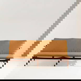 FINN JUHL: Divano modello 137, Japanese. Legno di teak, pelle imbottita, ottone. Produzione France & Son 1953 ca. Marchio del produttore e del rivenditore cm 70x190x71 A SETTEE BY F. JUHL H. Hansen, Finn Juhl an
