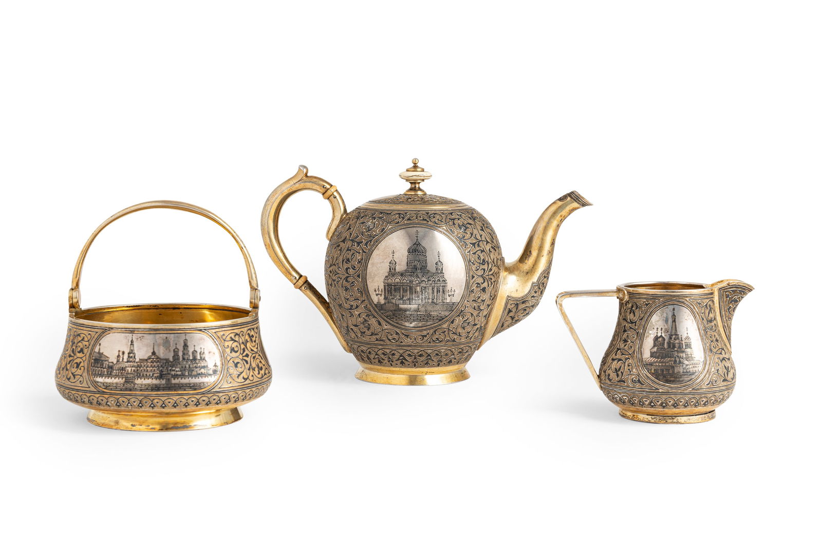 SERVIZIO DA TEA IN ARGENTO DORATO E NIELLATO, MOSCA, (1 of 4)