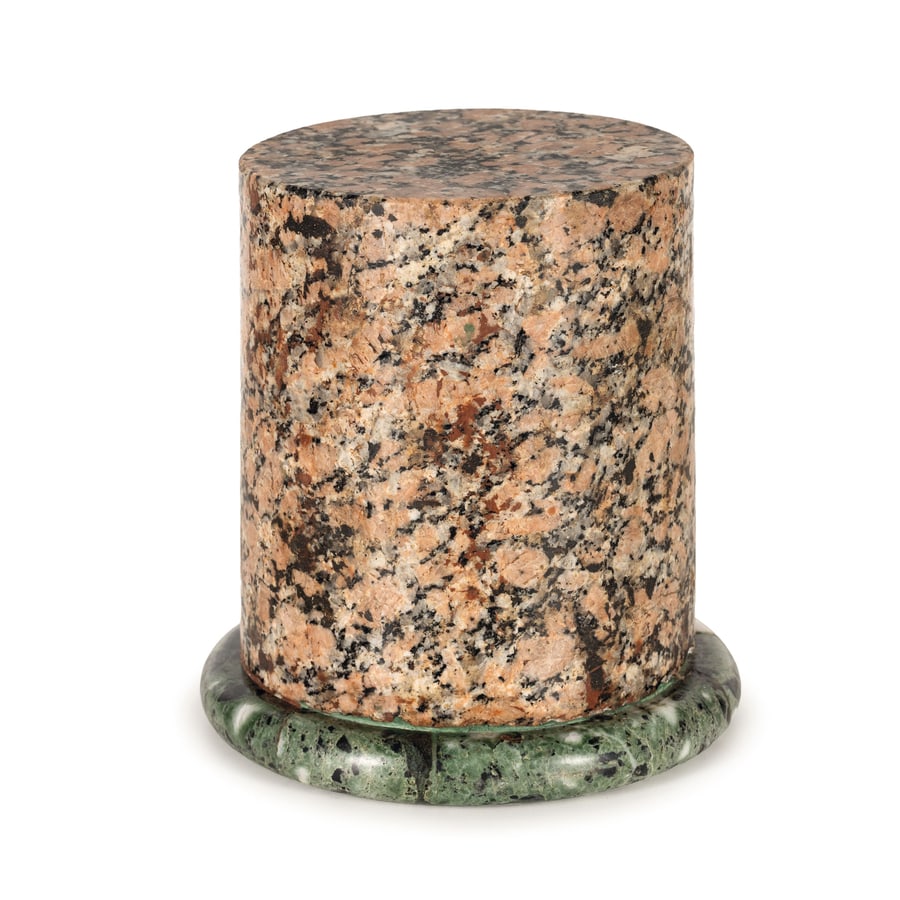 ELEMENTO DECORATIVO IN GRANITO E MARMO VERDE,: XVIII-XIX SECOLO come tronco di colonna su piede modanato, completo di supporto moderno in metallo per affissione a muro; minori difetti, pochi graffi e sbeccature Cm 18X14,5 Base, diam. cm 17 A