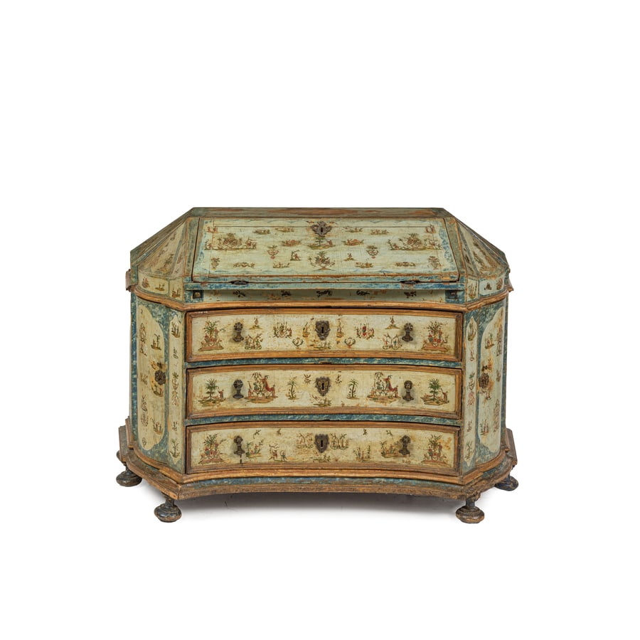 CASSETTONE A RIBALTA IN LEGNO LACCATO E ARTE POVERA, (1 of 6)