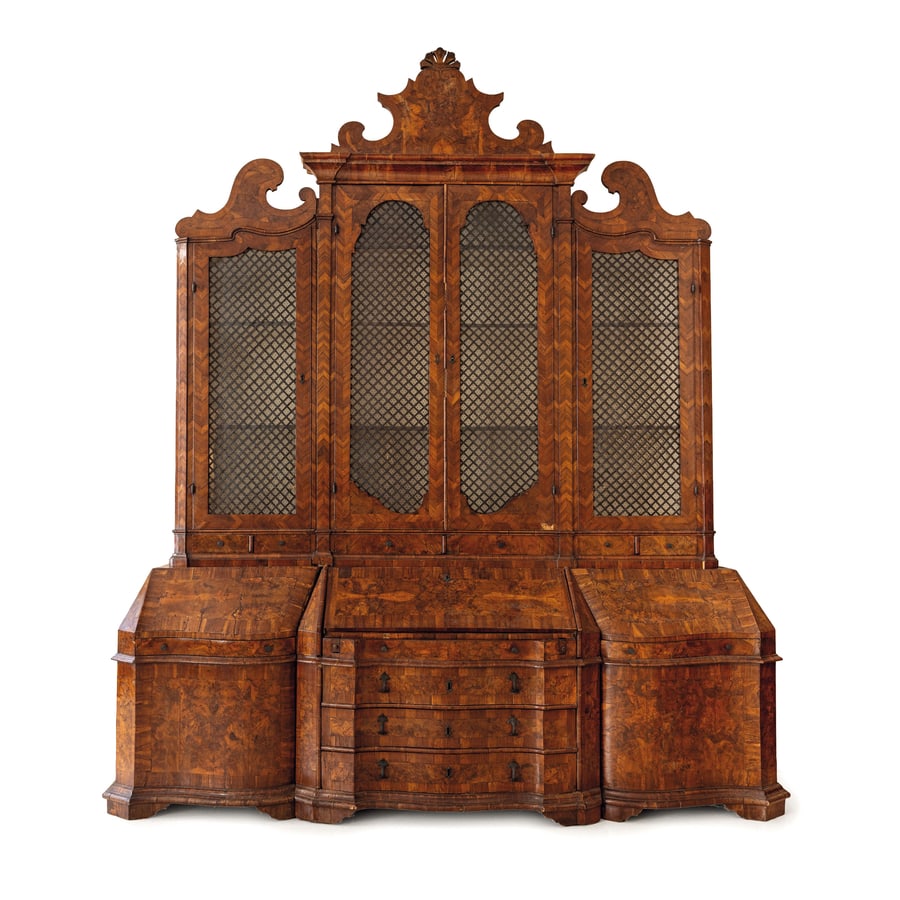 GRANDE LIBRERIA A TRE CORPI IN LEGNO E RADICA DI NOCE, (1 of 2)