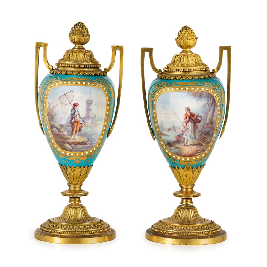 COPPIA DI CASSOLETTES IN PORCELLANA DIPINTA E BRONZO (1 of 2)