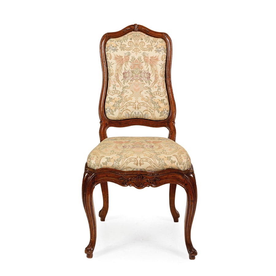 COPPIA DI SEDIE IN LEGNO DI NOCE, GENOVA, XVIII SECOLO (1 of 2)