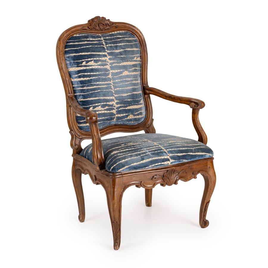 COPPIA DI POLTRONE IN LEGNO DI NOCE, STATO PONTIFICIO, (1 of 2)