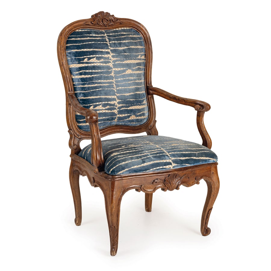 COPPIA DI POLTRONE IN LEGNO DI NOCE, STATO PONTIFICIO, (1 of 2)