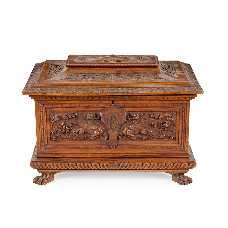 SCRIGNO IN LEGNO DI NOCE INTAGLIATO, 1916 (1 of 4)