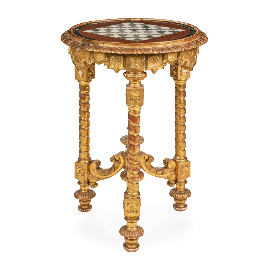 PIANO IN MARMI DIVERSI, XIX SECOLO: circolare e centrato da scacchiera, monta su tavolo in legno dorato di epoca coeva e in stile eclettico; difetti, minori graffi e poche sbeccature, macchie, il tavolo con mancanze e ritocchi nella dor