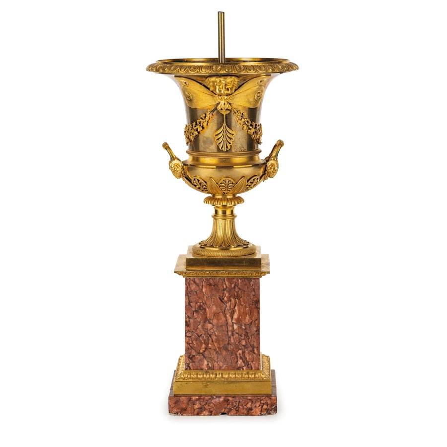 COPPIA DI VASI DECORATIVI IN BRONZO DORATO, XIX-XX (1 of 3)